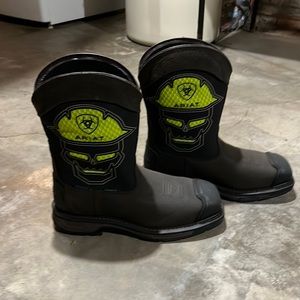 Brand new Ariat work boots with carbon fiber toes. Never worn, size 10.5